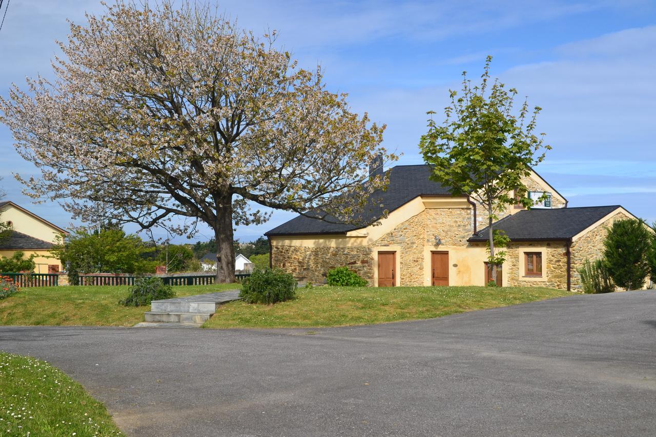 Apartamentos El Guindal Tapia De Casariego Luaran gambar